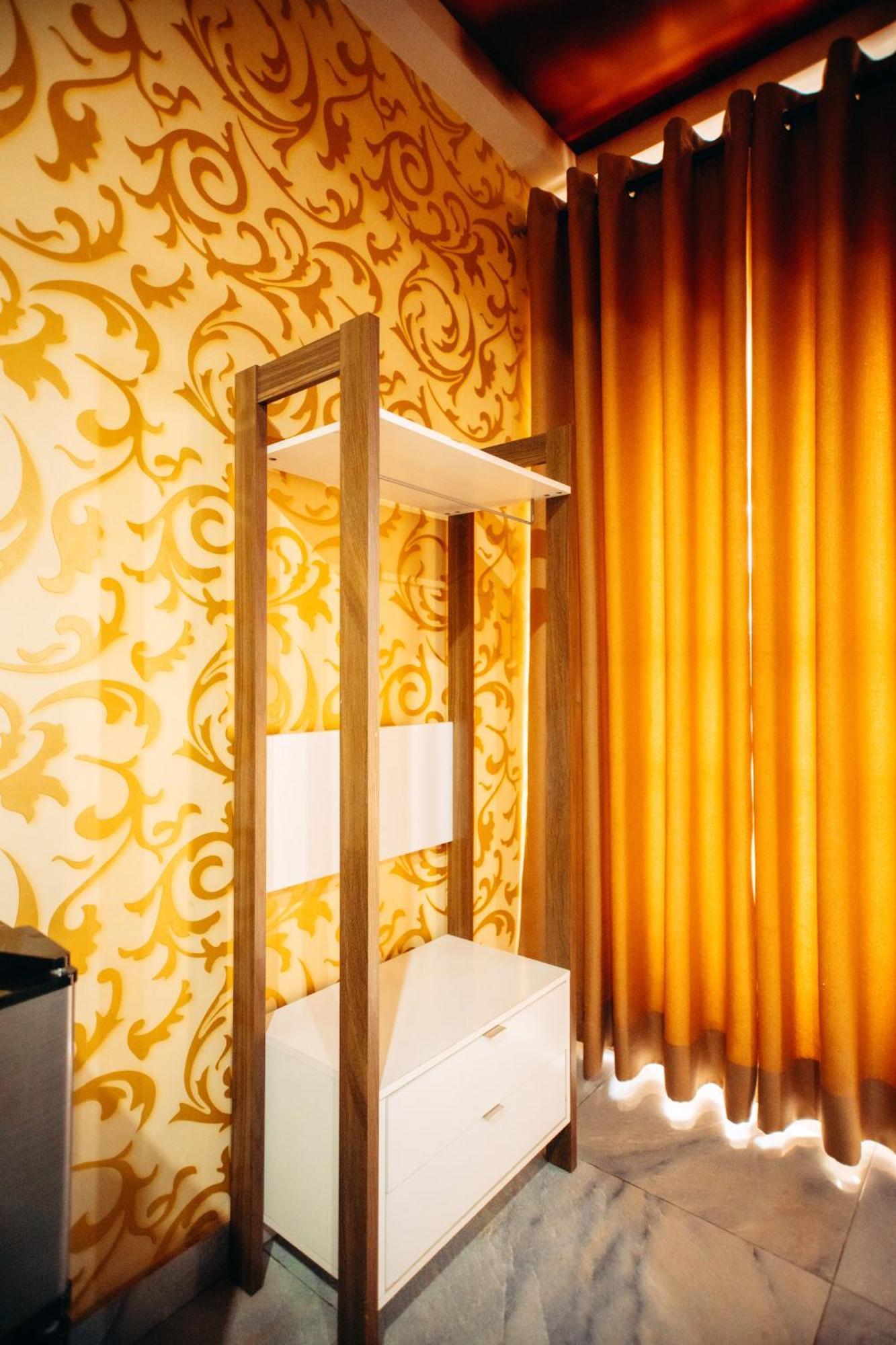 Plus 33 Hotel Nungua Exteriör bild